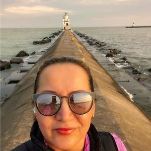 🌺meet the seller🌺